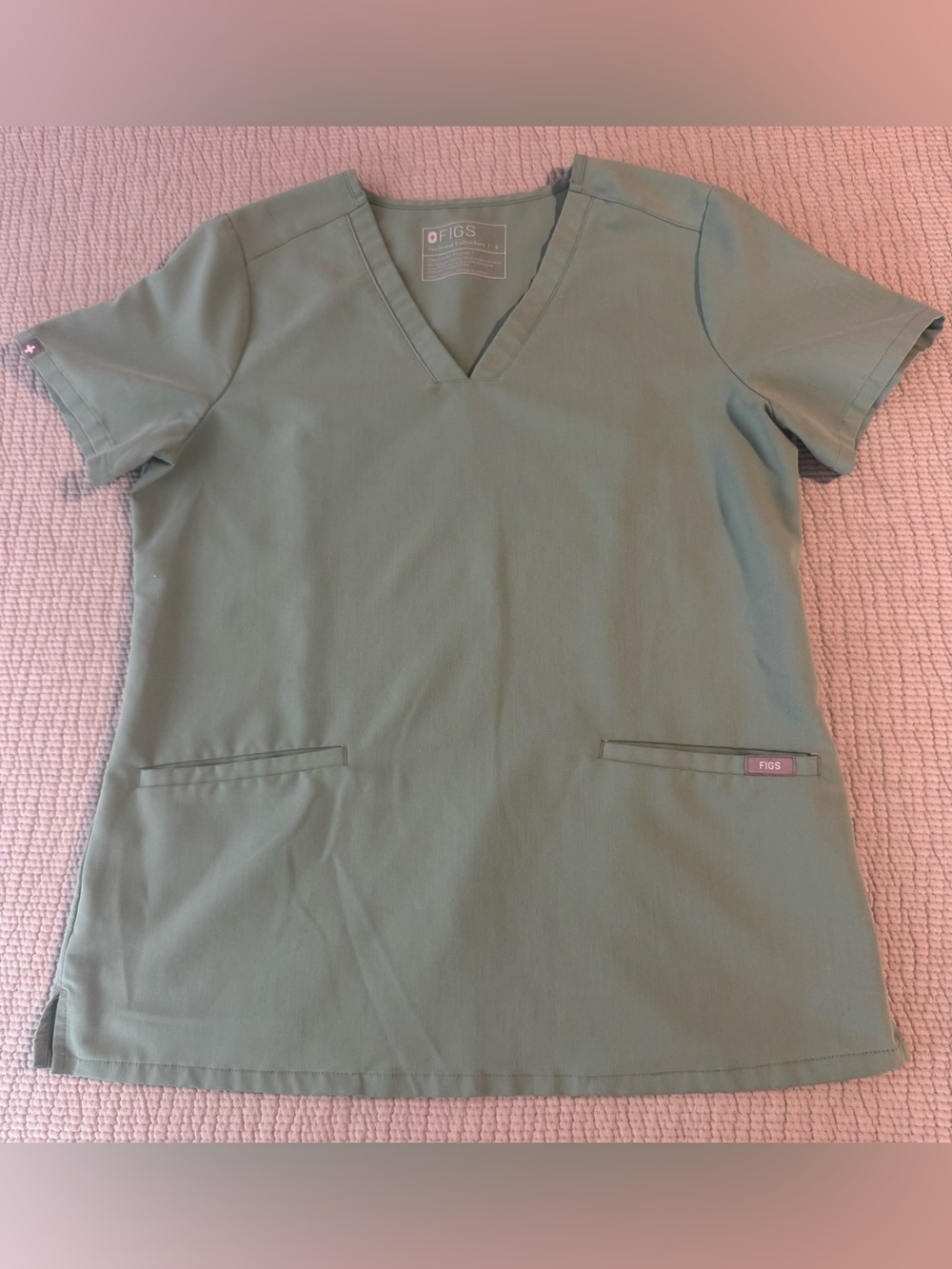 FIGS Women’s V-Neck Scrub Top in Sage Green